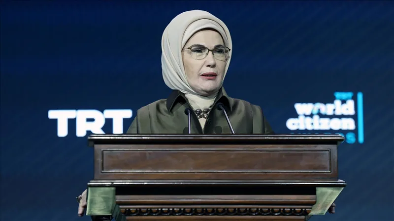 Emine Erdoğan: El dolor de Gaza desaparece en el universo de 