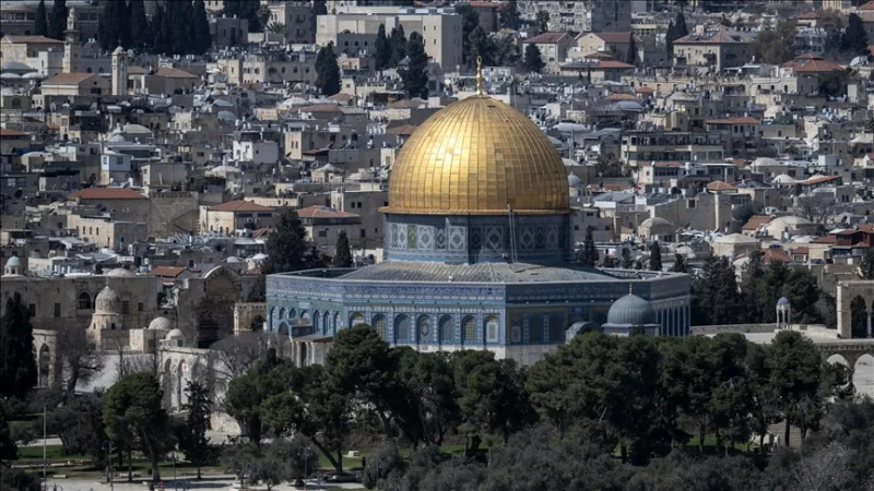 Debido a las restricciones impuestas por Israel, no se podrá celebrar la oración festiva en la Mezquita de Al-Aqsa