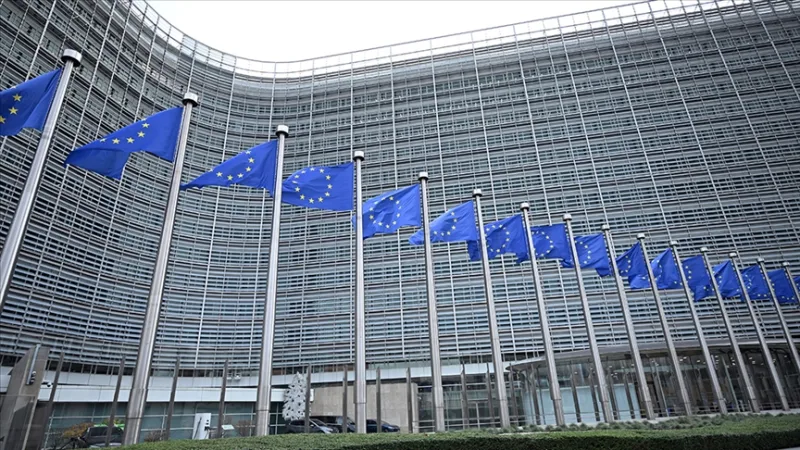 ES ir atlikusi priekšlikumu pilnībā aizliegt naftas importu no Krievijas