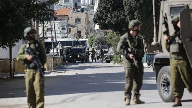 ネタニヤフ氏は、人員不足のため兵役期間を延長すると述べた