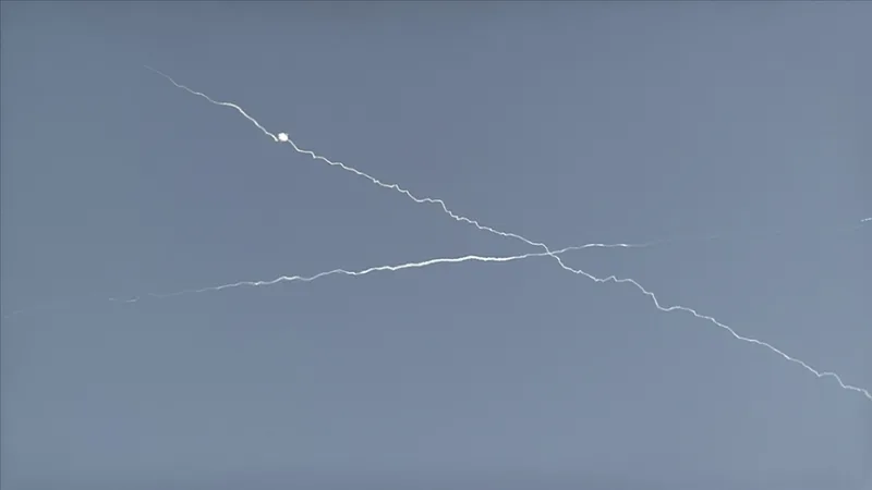 イランへの攻撃を受け、報復攻撃によりイスラエルではサイレンが7万8000回鳴り響いた