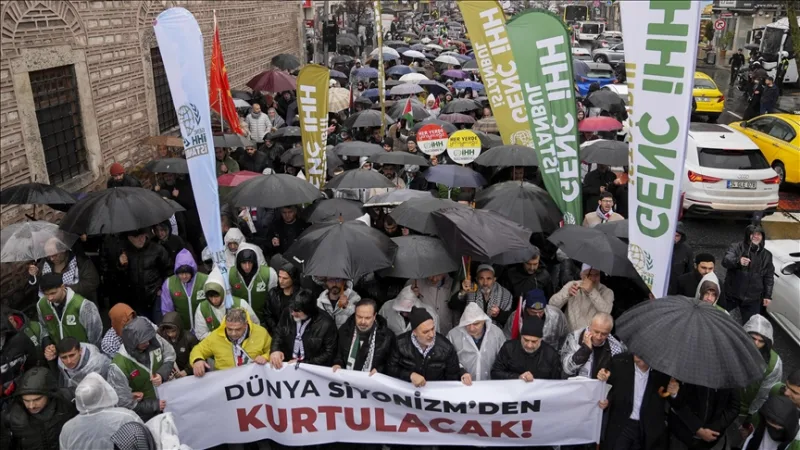 Stambulā notika protesta gājiens pret Izraēlu un ASV