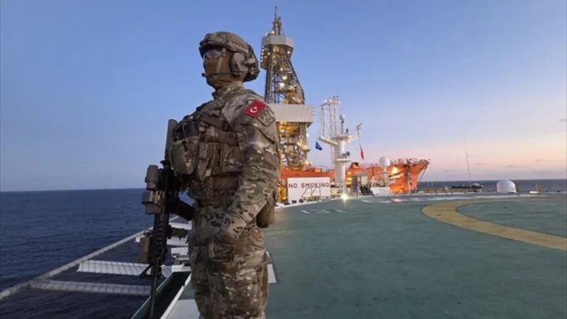 메흐메트치크는 소말리아에 있는 터키 선박들에 대한 호위 및 순찰 지원을 계속하고 있다