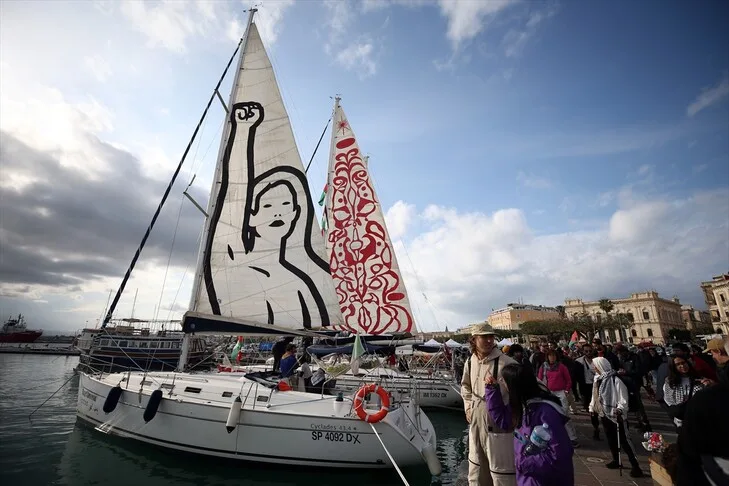 Statki uczestniczące w „Wiosennej misji Globalnej Floty Sumud 2026”, które wyruszyły z Hiszpanii, dotarły do Włoch