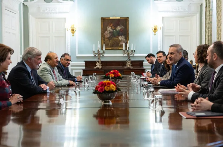 Minister spraw zagranicznych Fidan spotkał się w Wielkiej Brytanii z członkami Izby Lordów i Izby Gmin